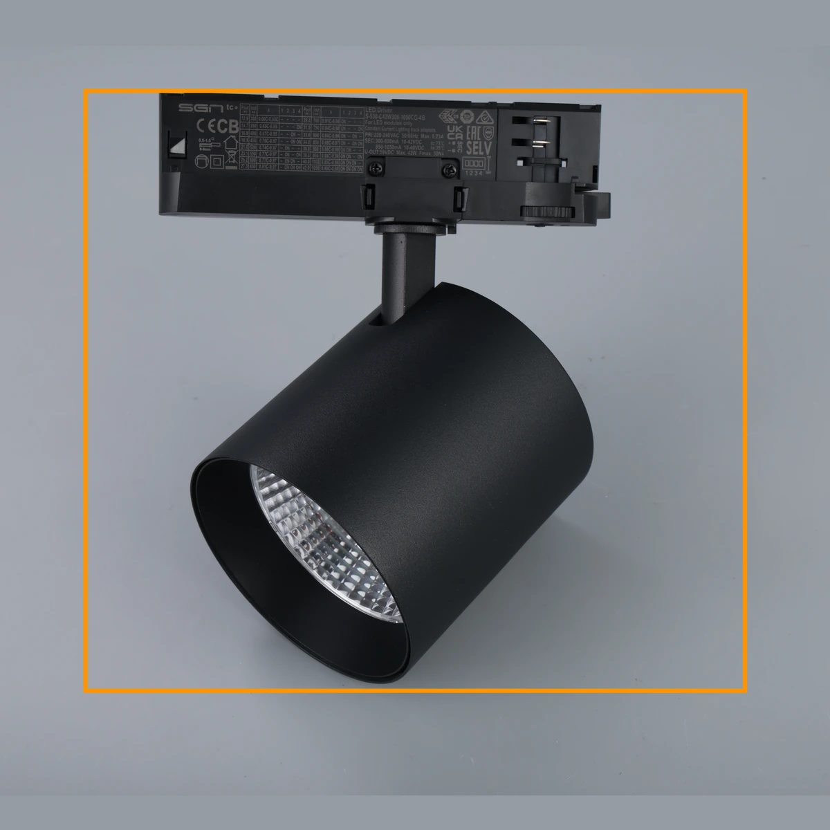 3-circuit LED track spotlight beam angle range - KELVANO commercial lighting